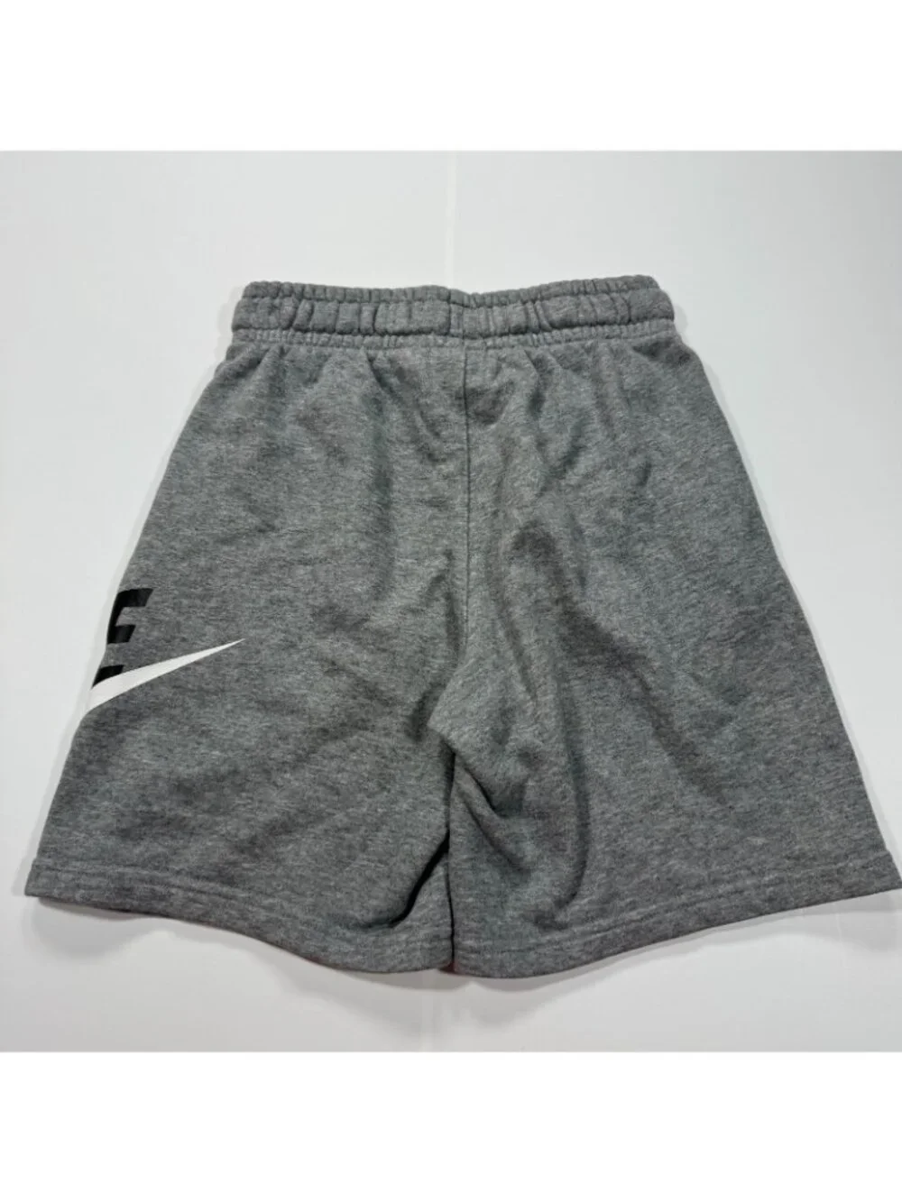 Nike Sportswear Club Fleece Shorts Boys M Gray Cotton Sweat Performance Running